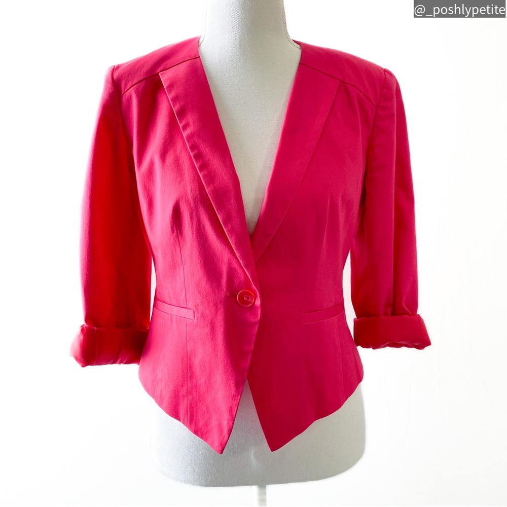 Halogen XS pink button mid length v blazer
